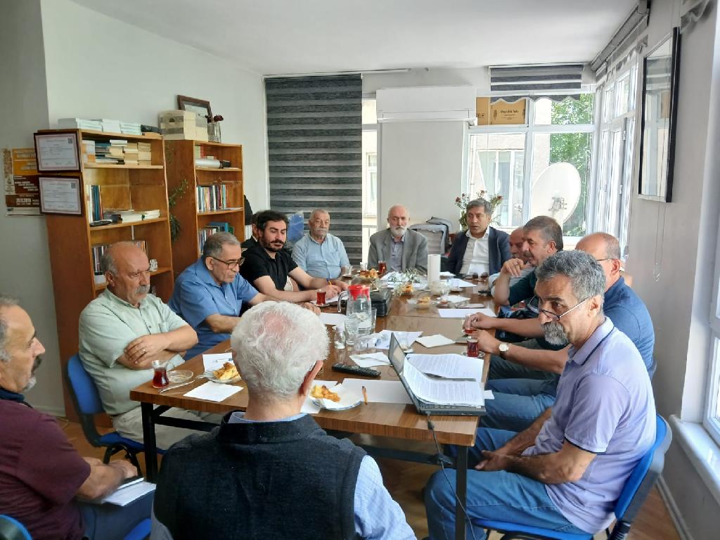 ÖZGÜRLÜK YOLU VAKFI GENEL KURULUNU YAPTI.